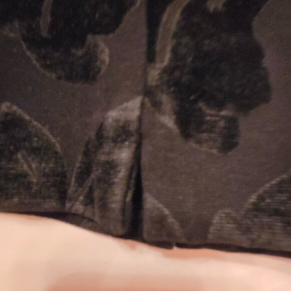 Chico's Fabulously Slimming black pants. Chico's size 1.5P (MP/10P) - Picture 8 of 13